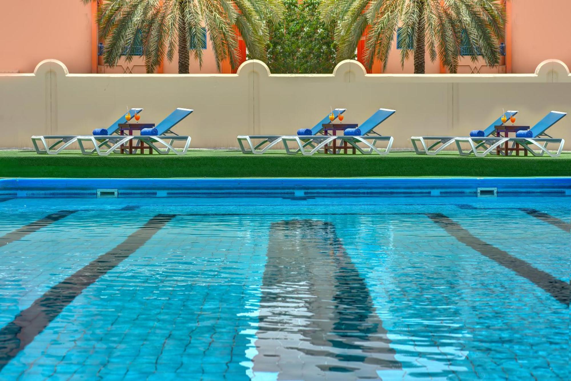 מלון שארג'ה Al Bustan Flats מראה חיצוני תמונה