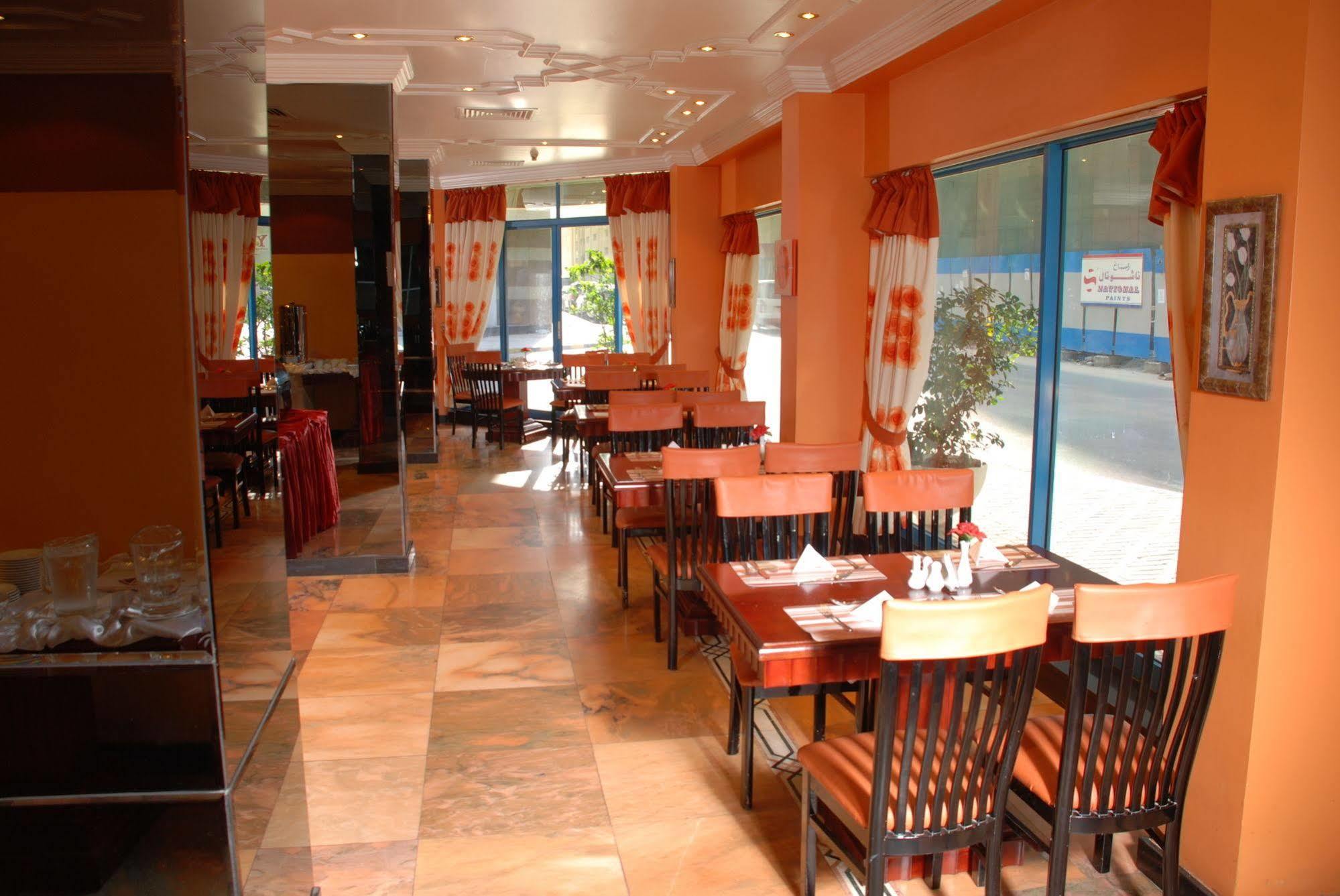 מלון שארג'ה Al Bustan Flats מראה חיצוני תמונה