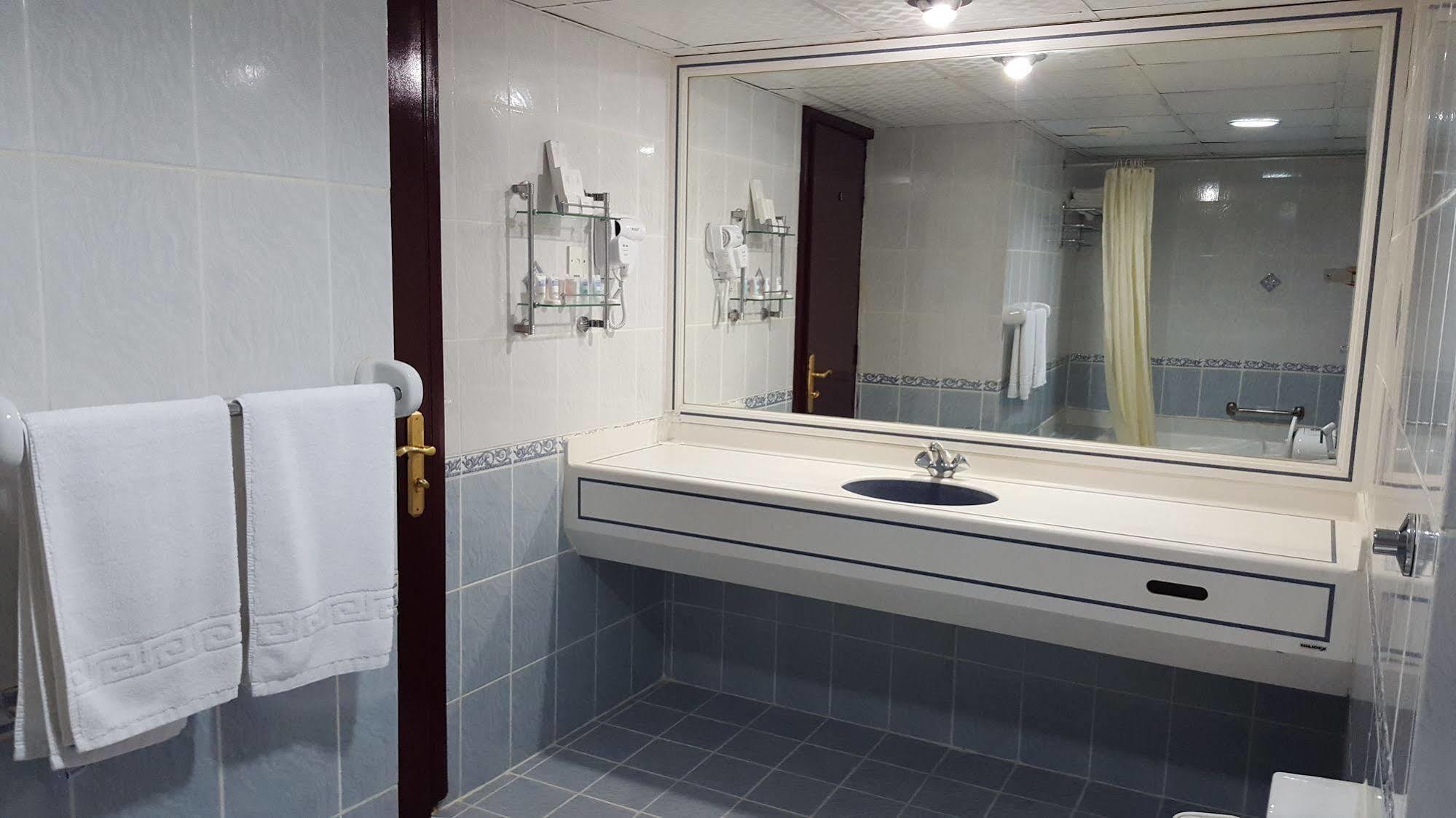 מלון שארג'ה Al Bustan Flats מראה חיצוני תמונה