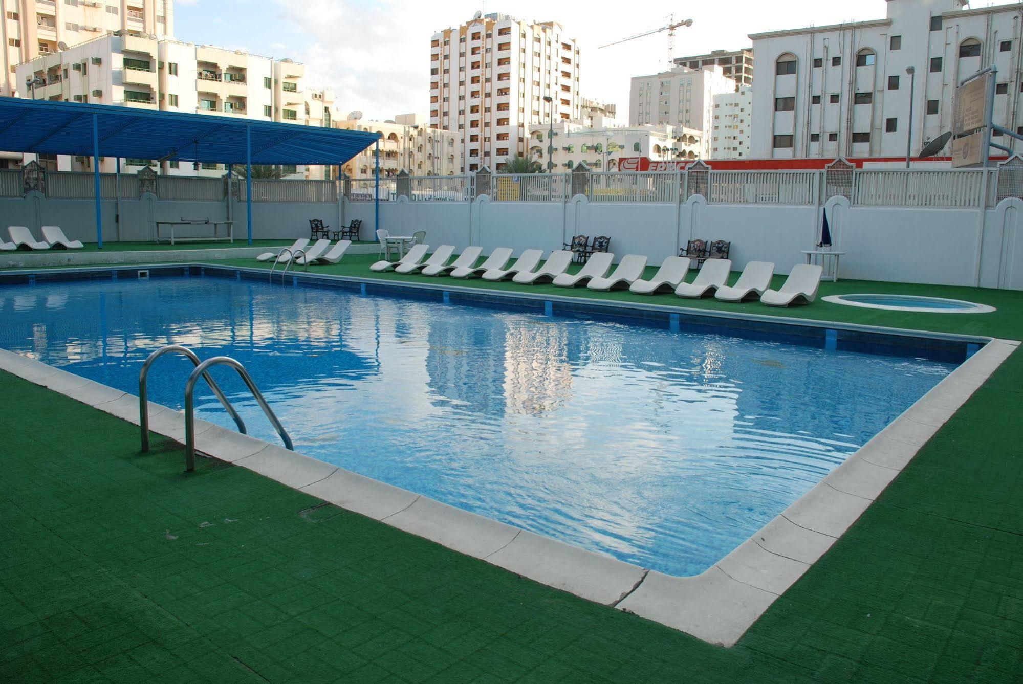 מלון שארג'ה Al Bustan Flats מראה חיצוני תמונה